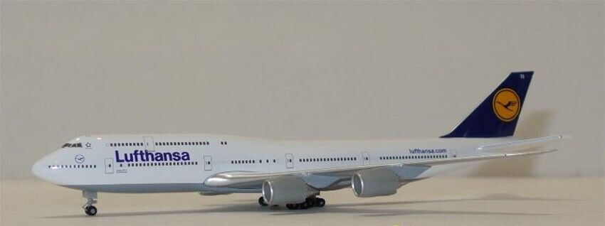 Herpa Models Lufthansa Airlines  Boeing B747-8I  Reg. D-ABYA