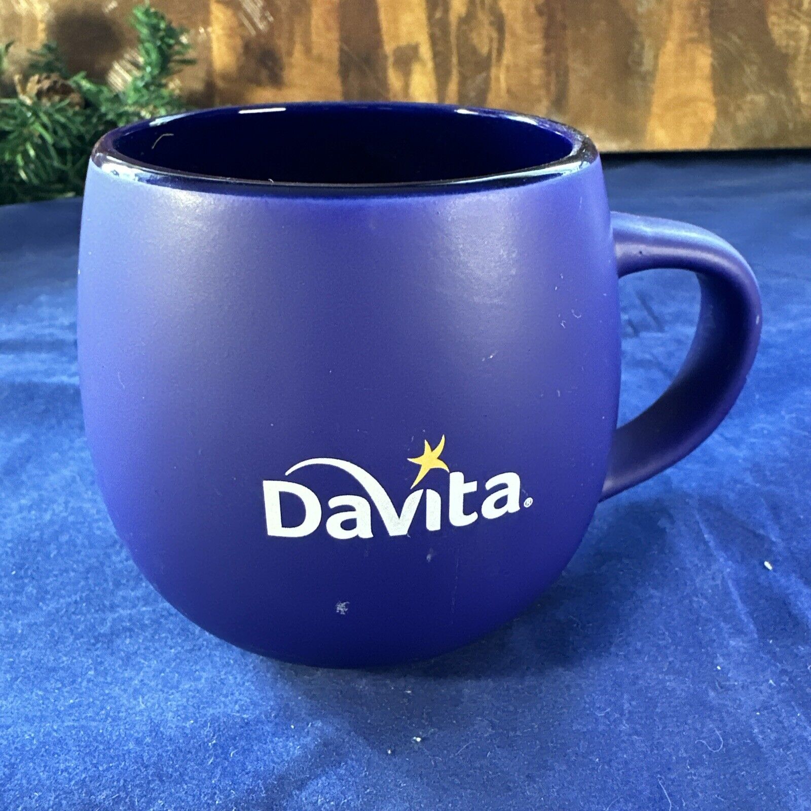 1x DaVita Cute Round Navy Blue Matte exterior, Glossy Inside Mug 4x3