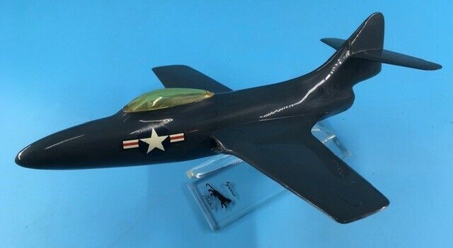  Topping Grumman F9F Panther factory desk model. 
