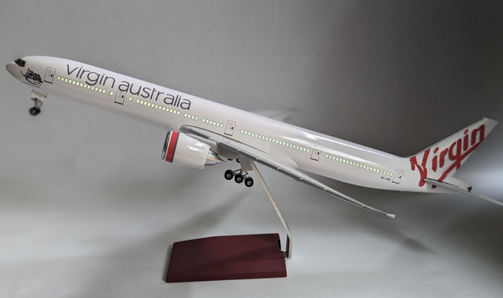 Virgin Australia 🇦🇺 Airplane Large Plane Model LED 777  Resin Airplane 45Cm