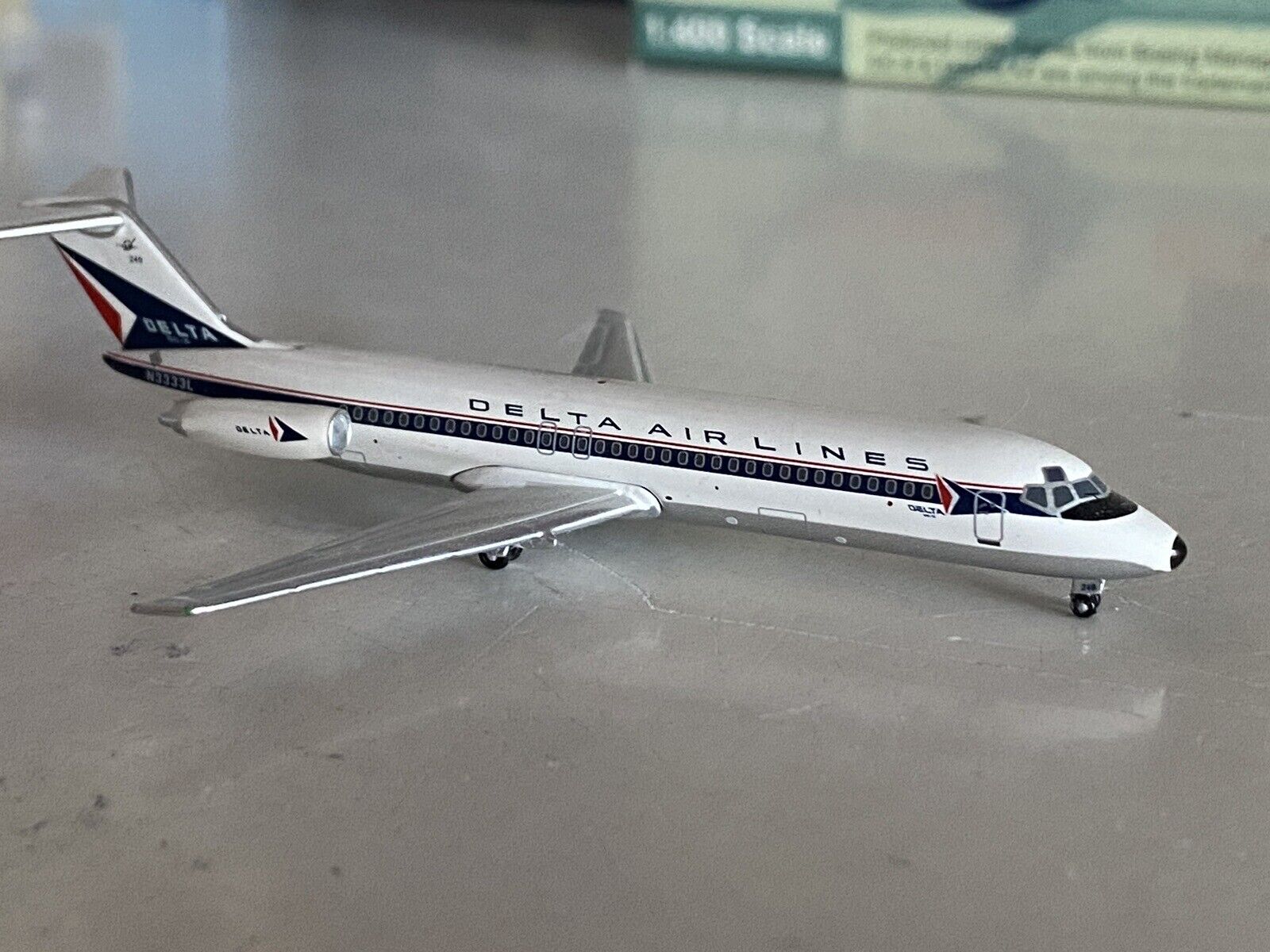 Aeroclassics Delta Air Lines Douglas DC-9-30 1:400 N3333L ACN3333L Side Widget
