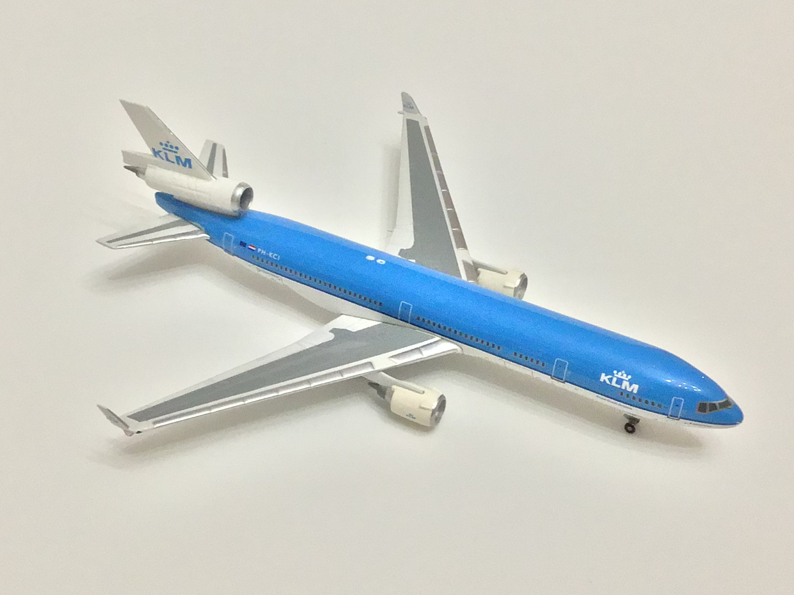 Phoenix 1:400 KLM MD-11 / PLZ READ