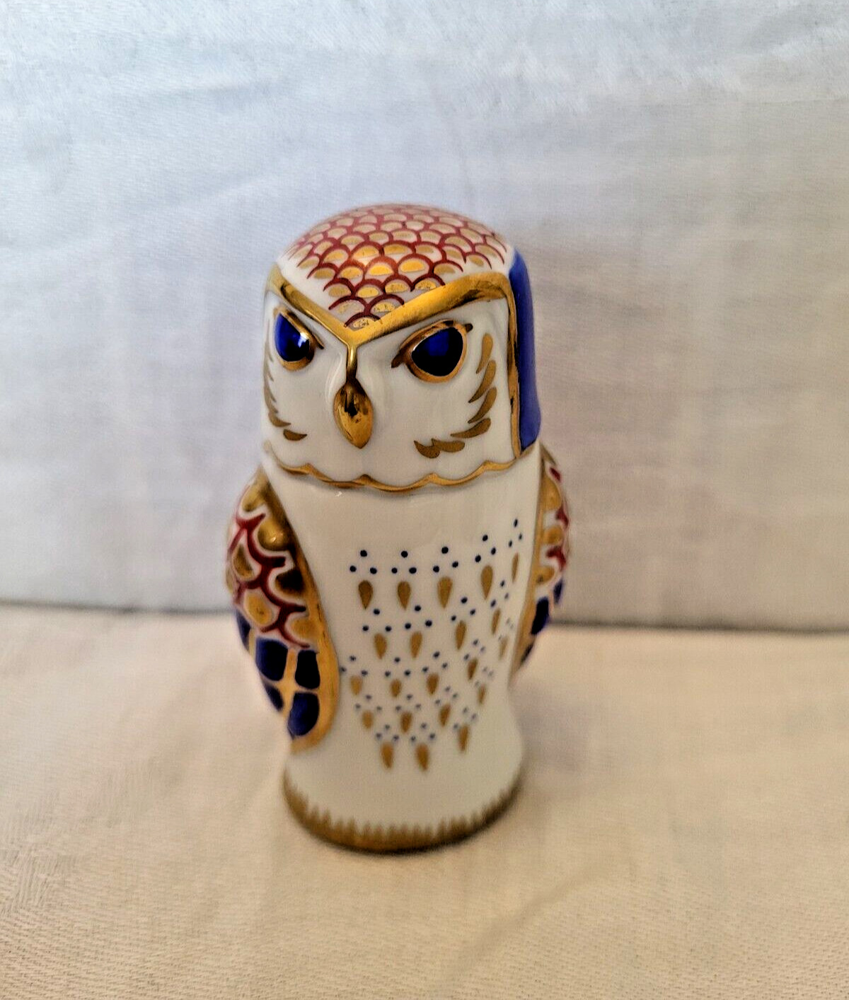 Franklin Mint Imari porcelain owl figurine 1988