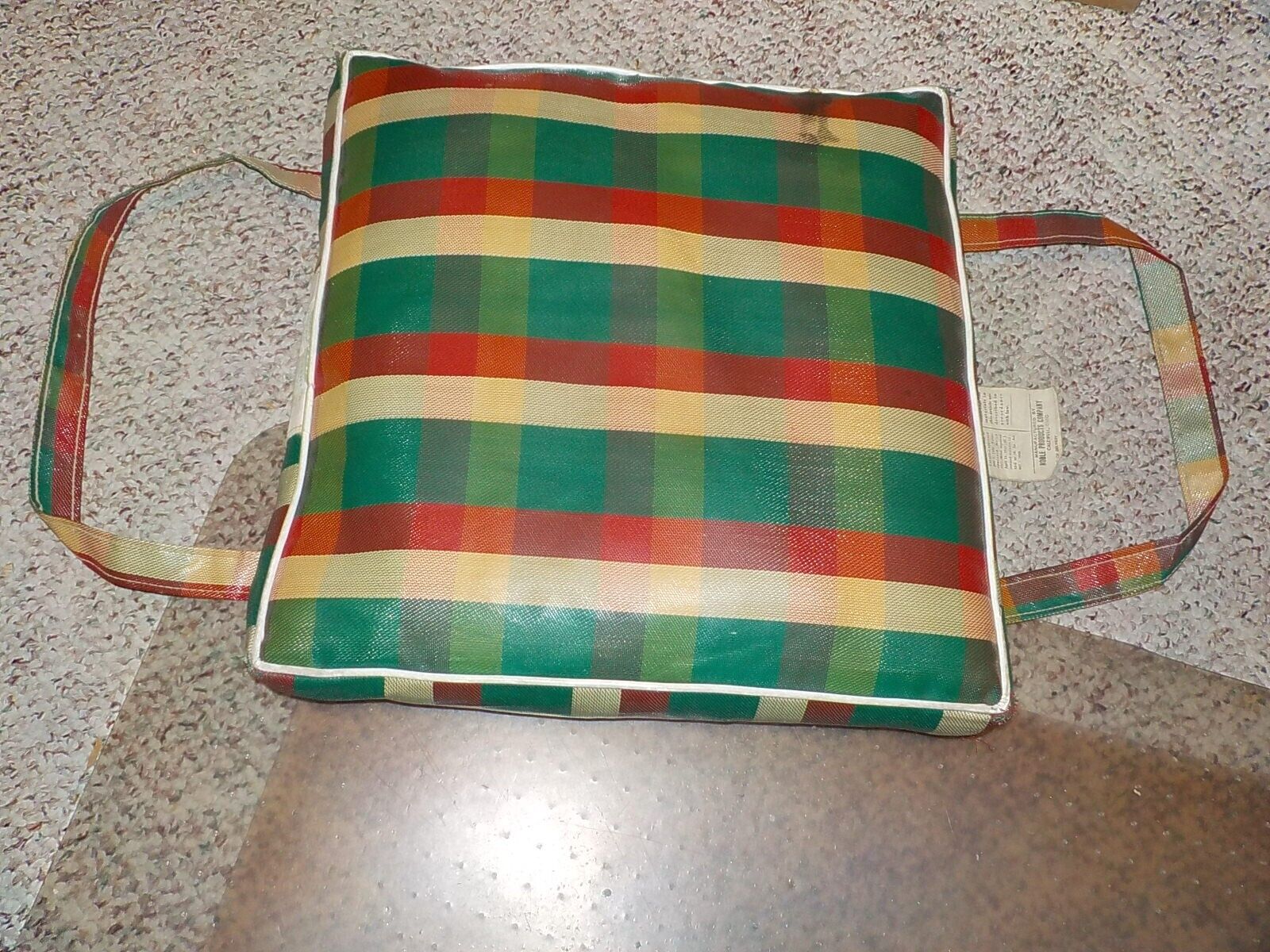 VINTAGE NOBEL PRODUCTS BUOYANT BOAT CUSHION GREEN RED PLAID