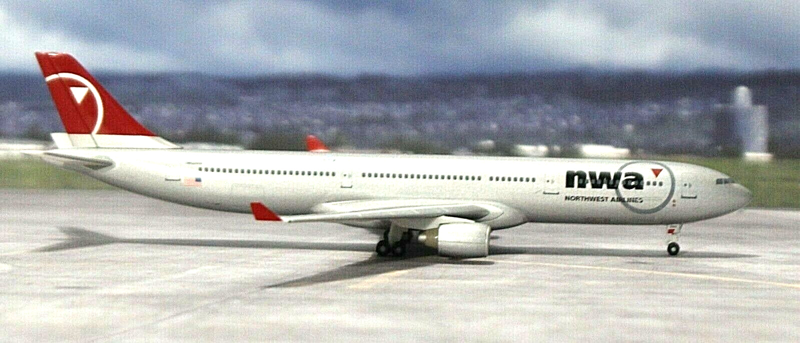 Herpa Models  Airbus A330 323  Northwest Airlines 1:400 Scale