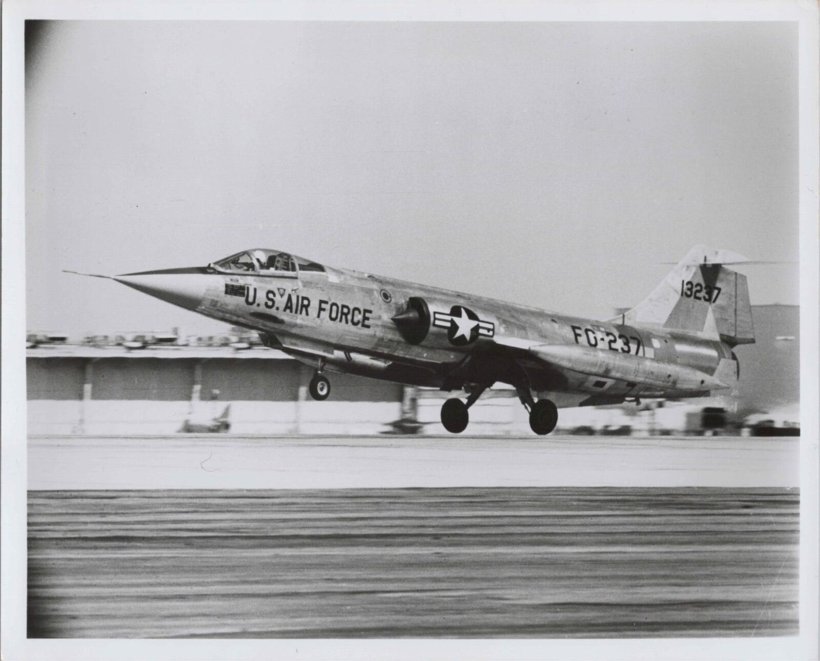 LOCKHEED F-104G STARFIGHTER USAF FG-237 ORIGINAL VINTAGE MANUFACTURERS PHOTO