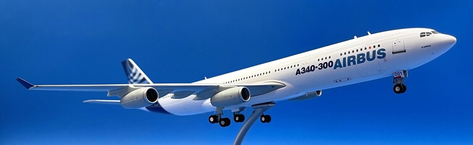 Airbus A340-300  1:200