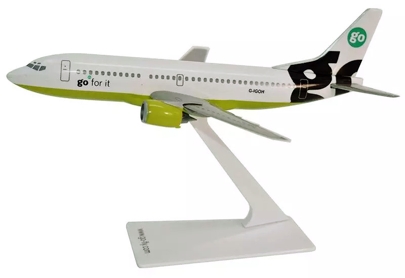 Flight Miniatures Go Fly Airlines Boeing 737-300 Desk Top 1/200 Model Airplane