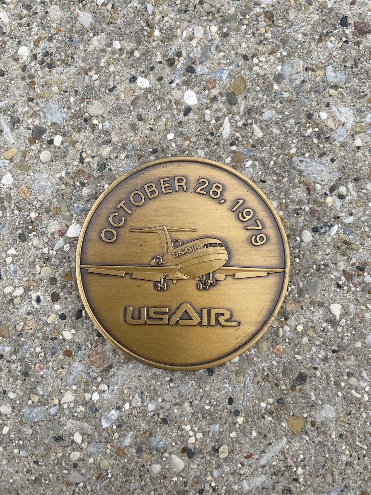 K5) Oversized October 28 1979 USAir Airlines Commemorative Coin Medal
