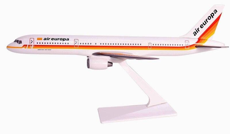 Flight Miniatures Air Europa Boeing 757-200 Desk Display Model 1/200 Airplane