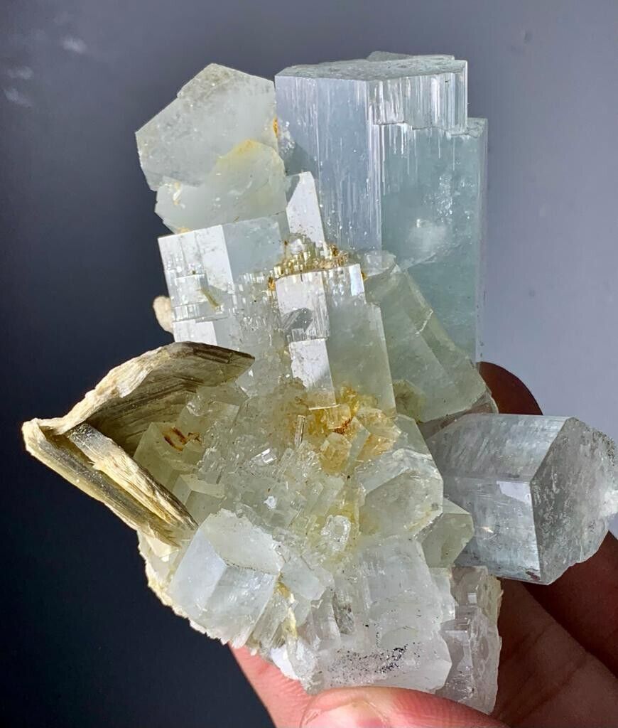 588Cts Top Quality Terminated Aquamarine Crystals Bunch with Mica Pakistan