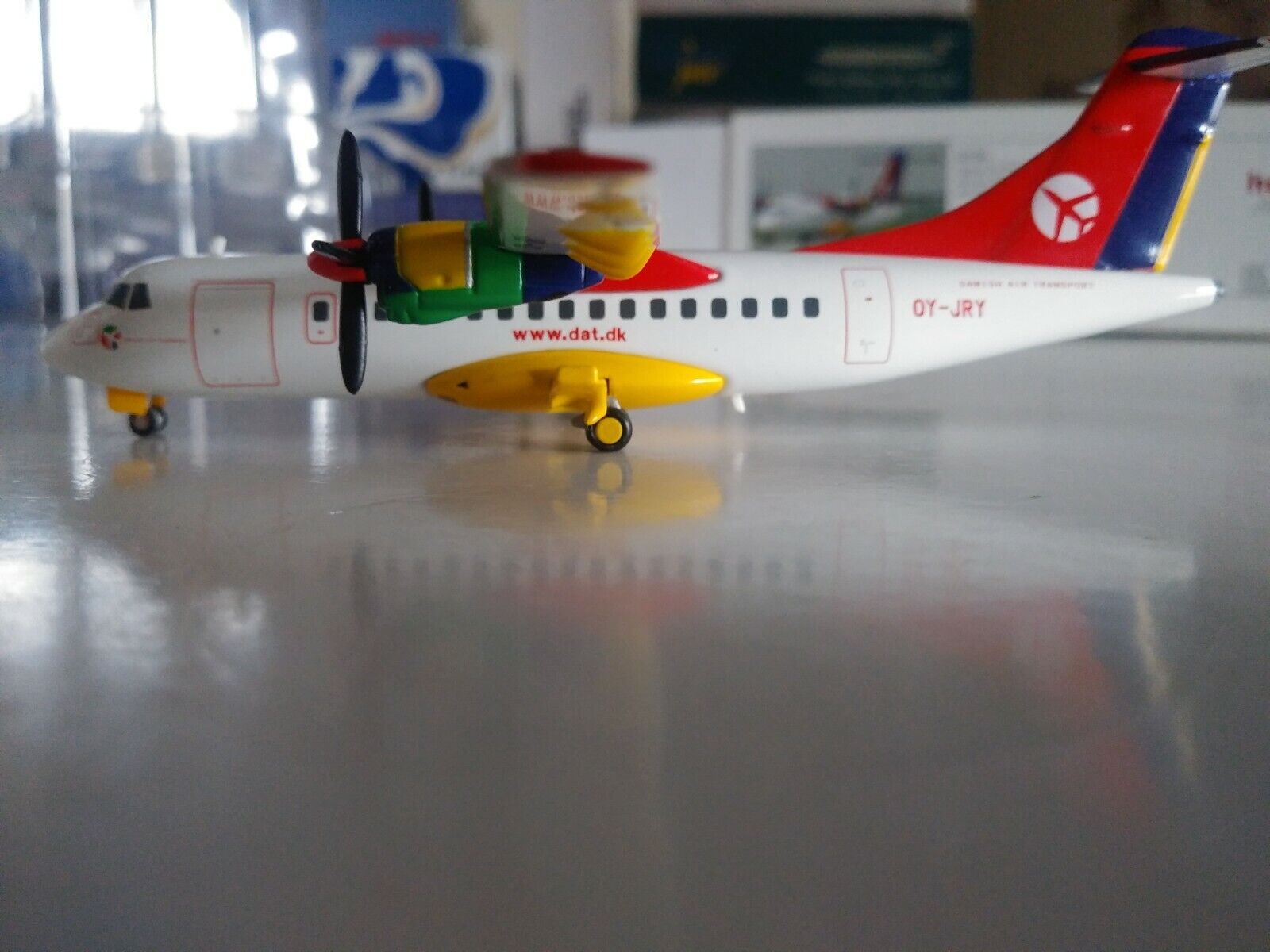 Herpa DAT Danish Air Transport Aerospatiale ATR-42 1:200 OY-JRY 551045 RARE