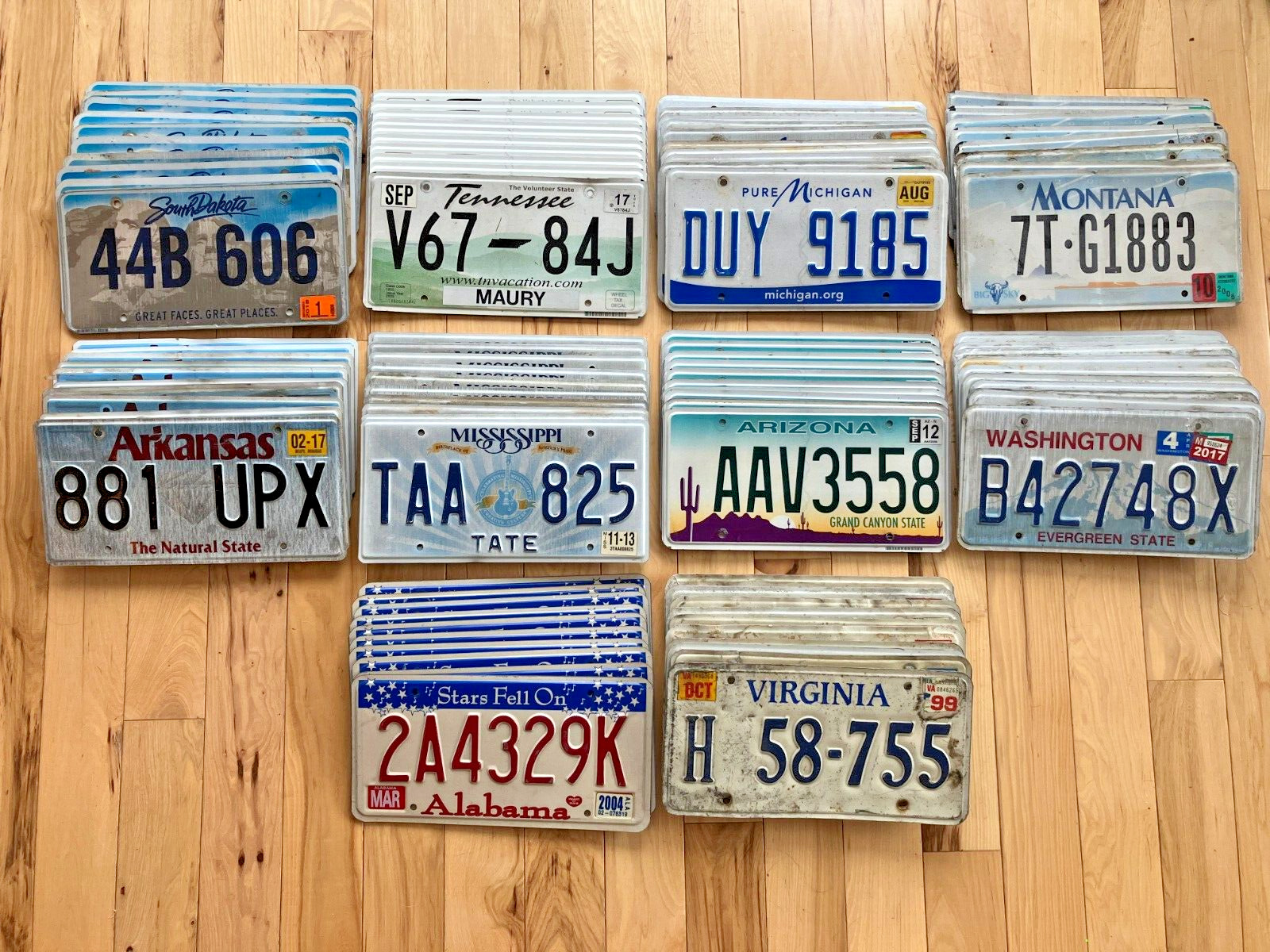 Set of 100 License Plates- 10 of Each State in Craft Condition