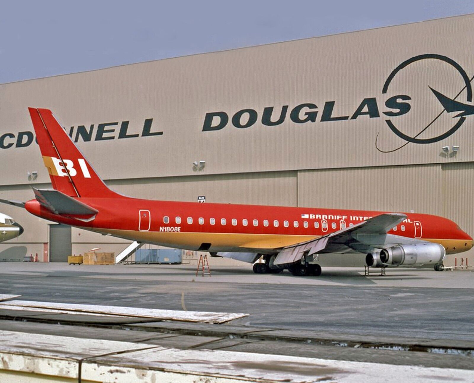 Braniff Airways Douglas DC-8-62 ((8.5\