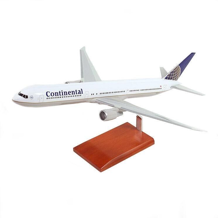 Continental Airlines Boeing 767-400 Desk Top Display 1/100 Jet Model SC Airplane