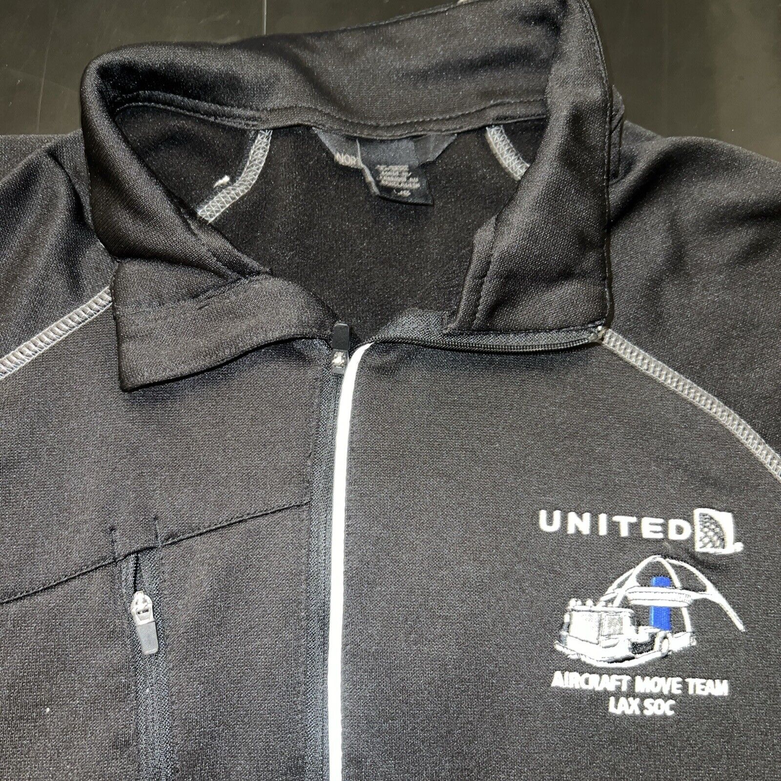 NWOT Official United Airlines Aircraft Move LAX SOC Sweatshirt Uni Large Black