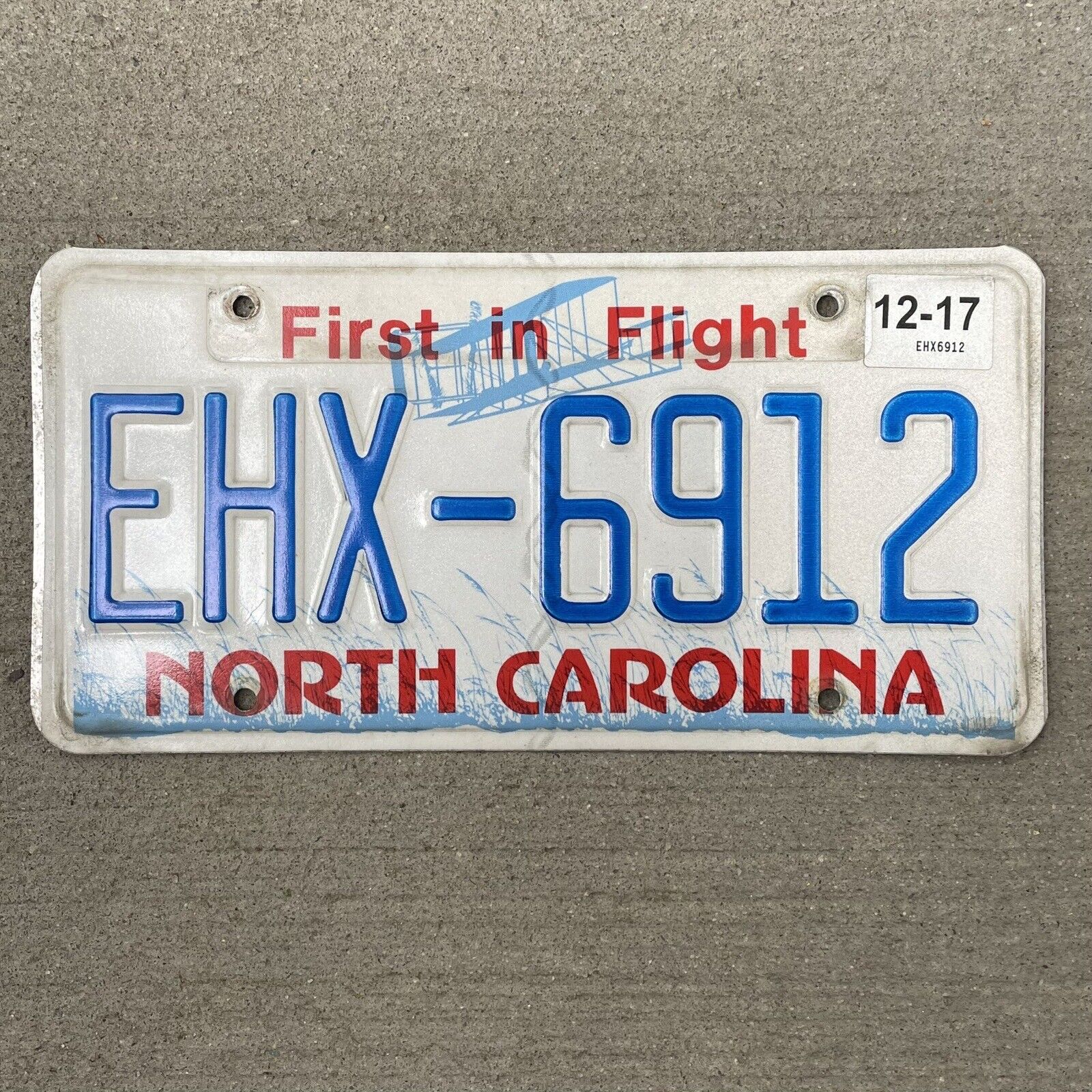 North Carolina LICENSE PLATE - EHX 6912