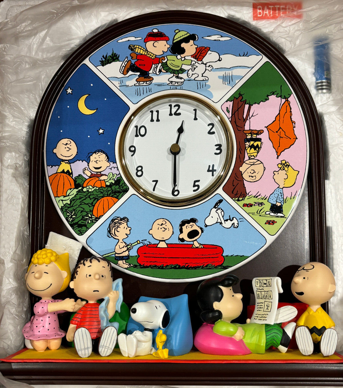 Danbury Mint The Peanuts Four Seasons Clock New Opened Box with Certificate