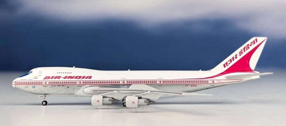 Phoenix 11793 Air India Boeing 747-200 VT-EGA Diecast 1/400 Jet Model Airplane