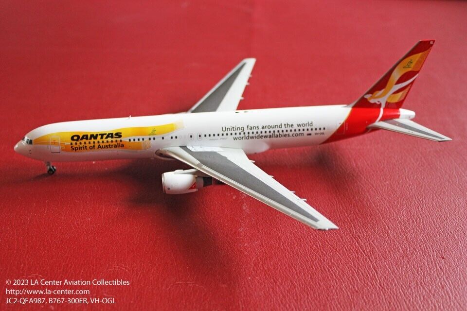 JC Wing Qantas Airways Boeing 767-300ER Wallabies Color Diecast Model 1:200