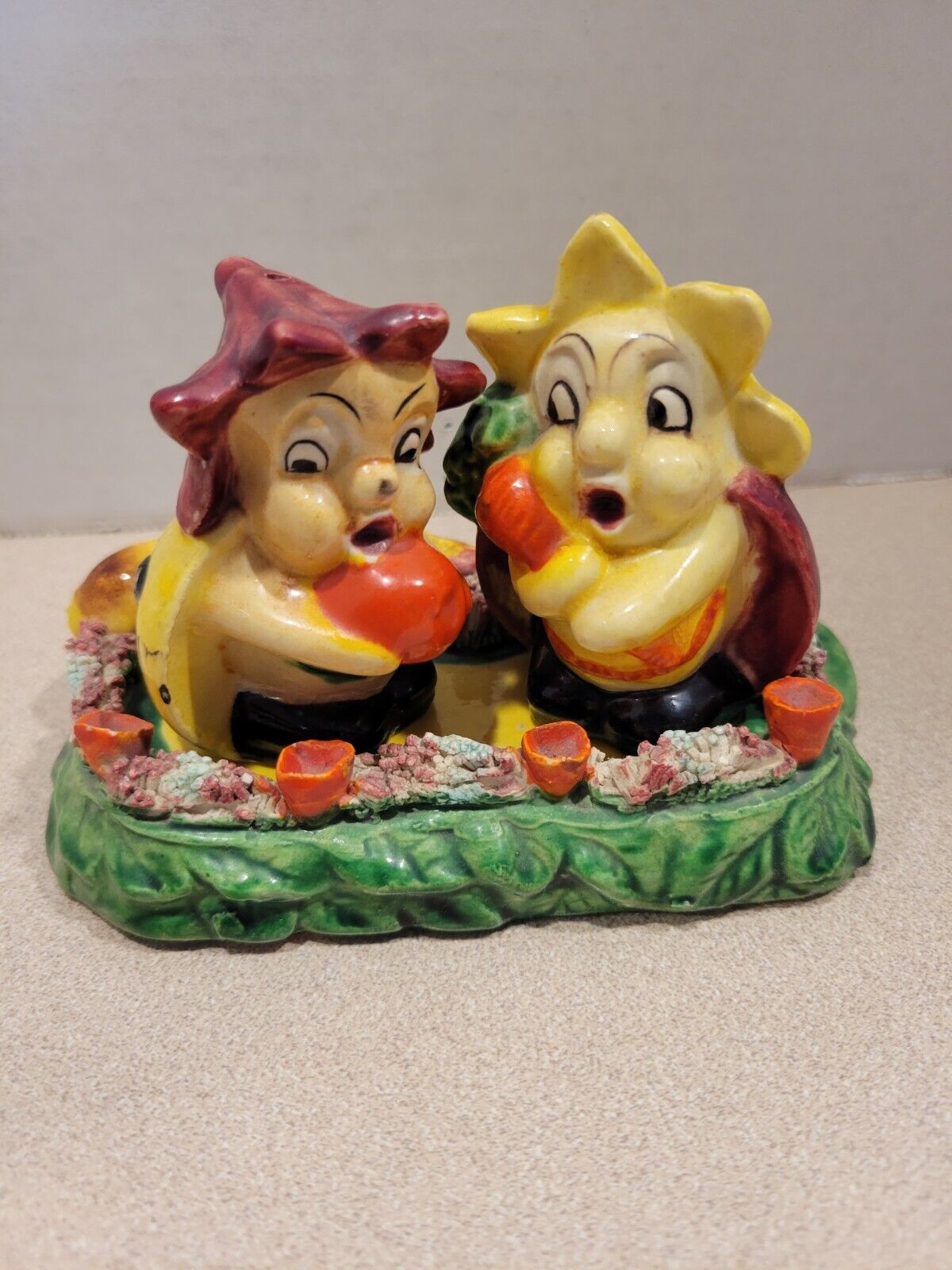 Rare Anthropomorphic Vintage Bug Salt And Pepper Shakers On Ceramic Tray