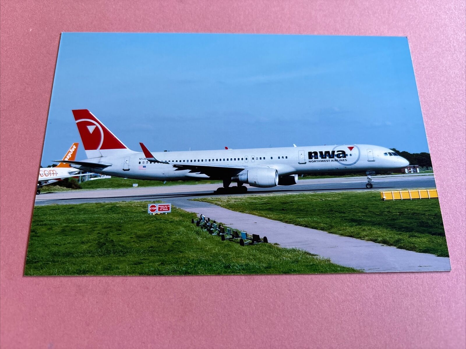 Northwest Airlines Boeing 757-200 N536US colour photograph