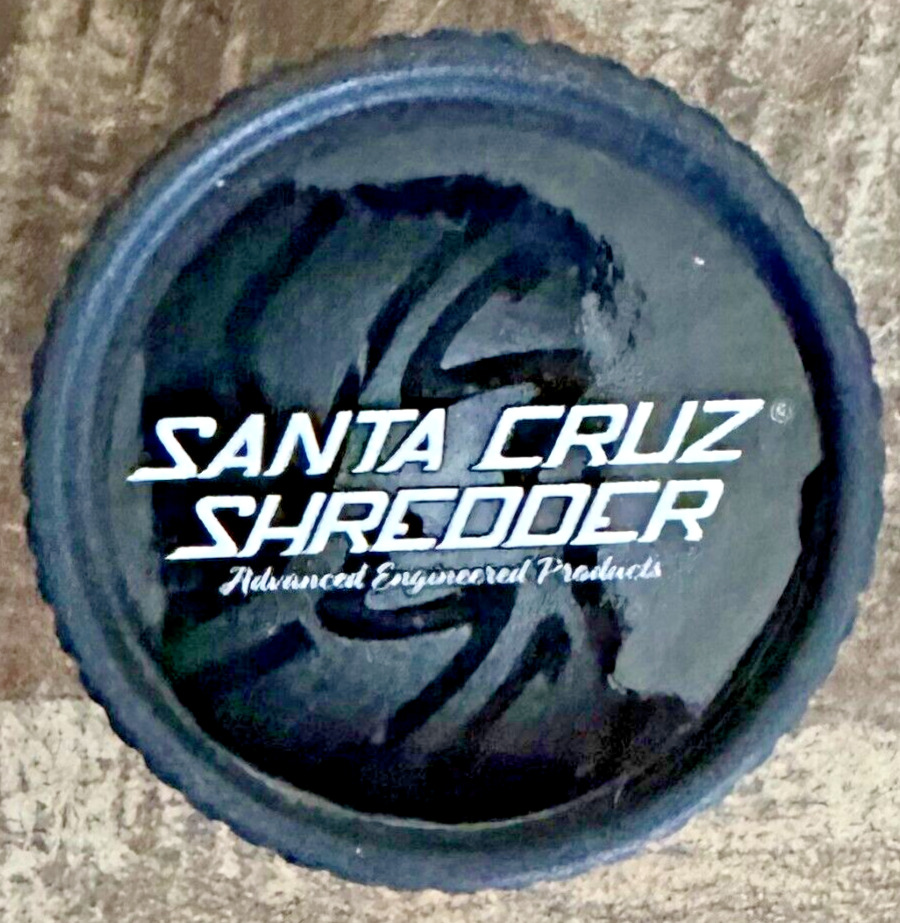 Santa Cruz Shredder 4 Piece Hemp Grinder - BLACK - Biodegradable 2.2\