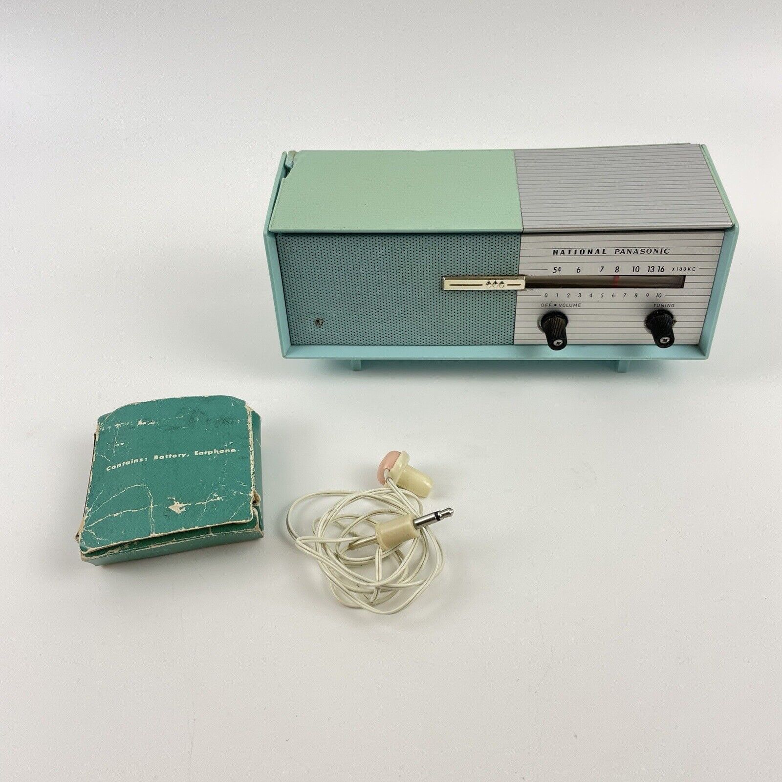 Vintage 1965 National Panasonic Model R-8 AM 6 Transistors Radio Earbud Tested 