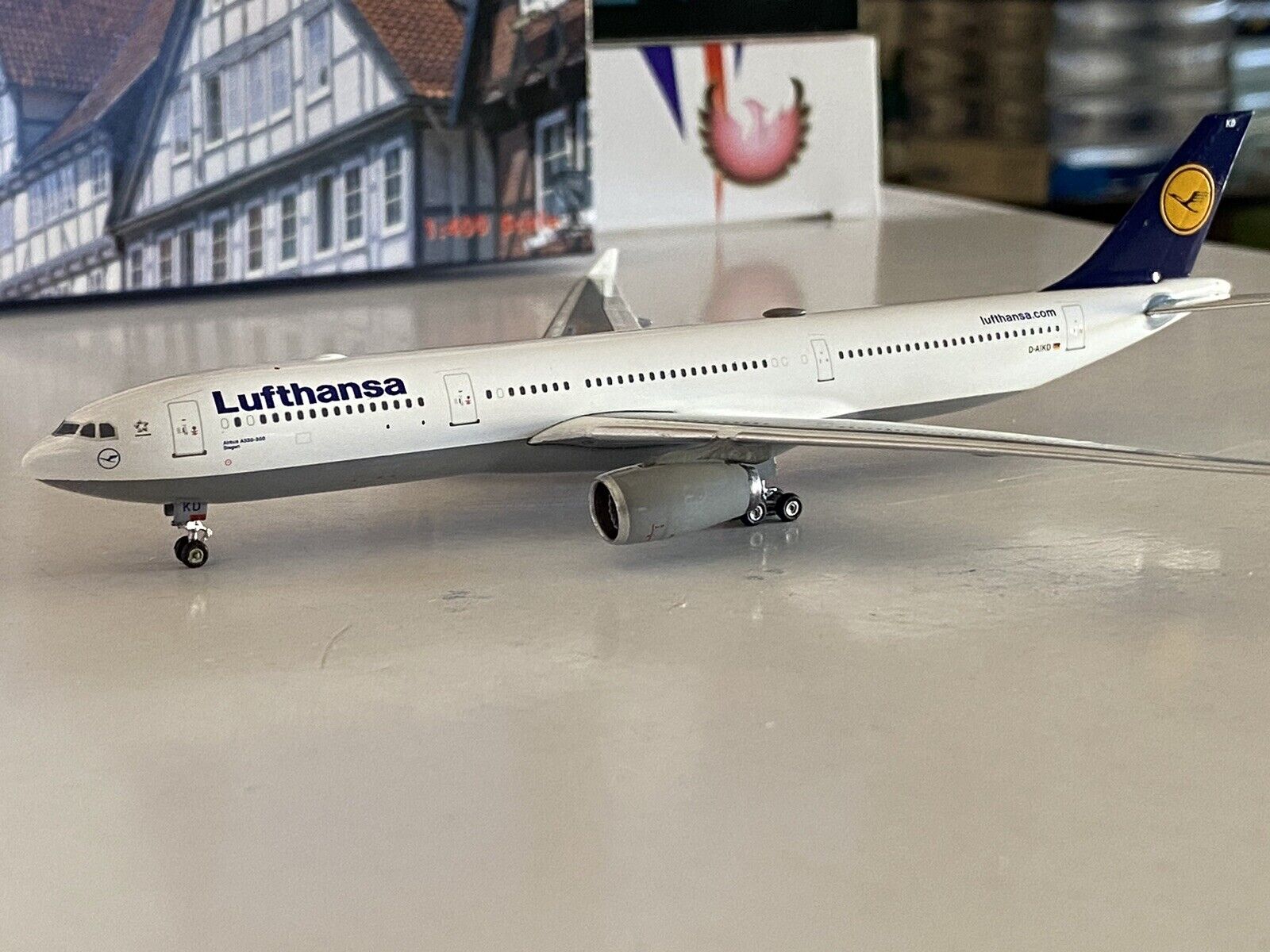 Phoenix Models Lufthansa Airbus A330-300 1:400 D-AIKD