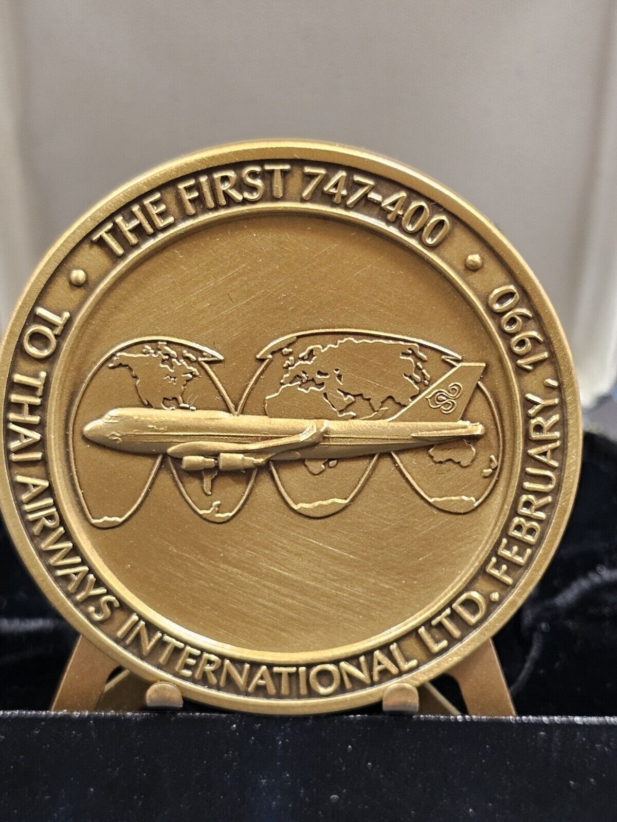 Thai Airways The 1st Boeing 747-400 Commemorative Medallion Badge 1990 Collector