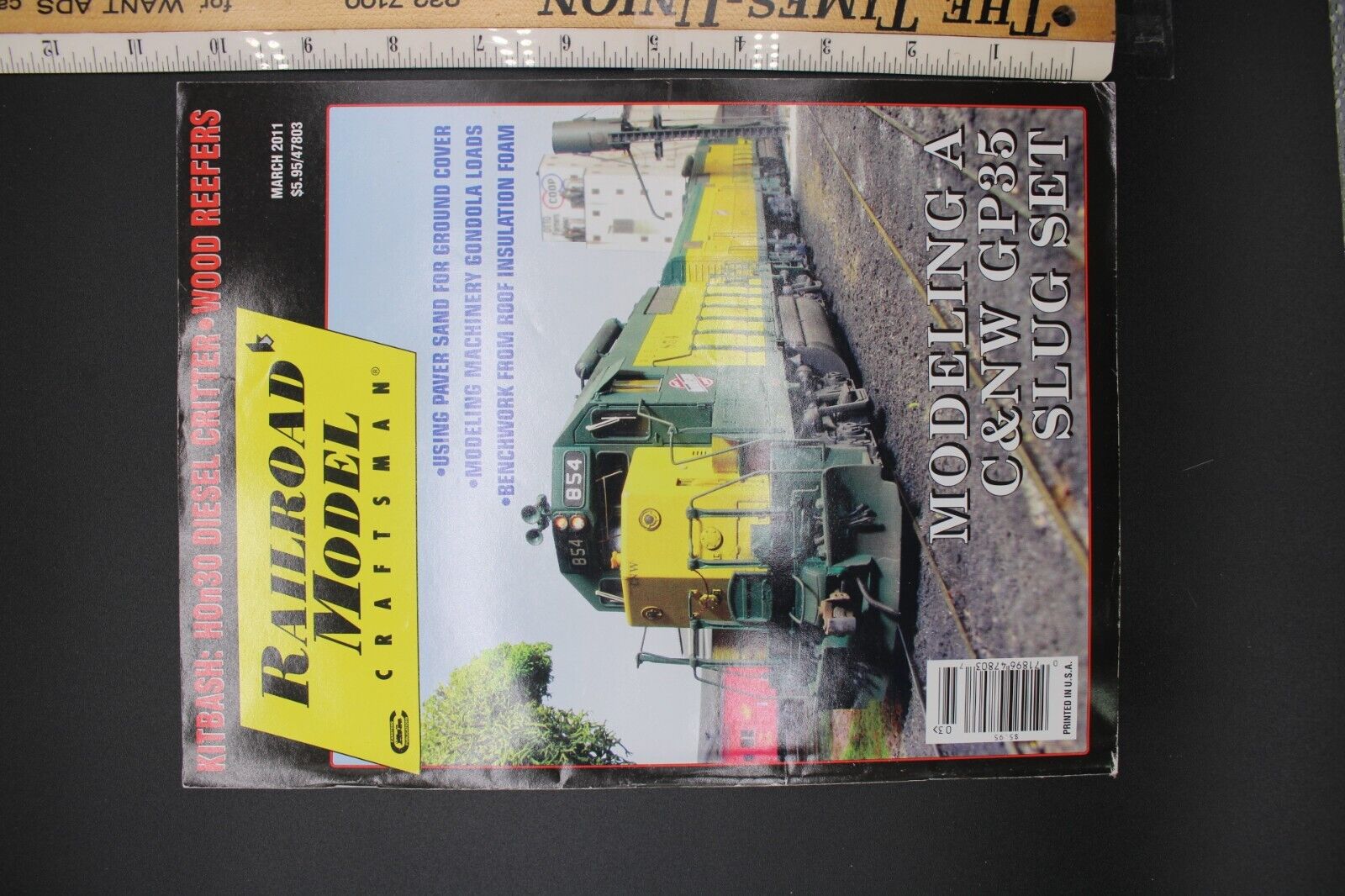 Railroad Model Craftsman Magazine 2011 March HOn30 diesel critter F9B