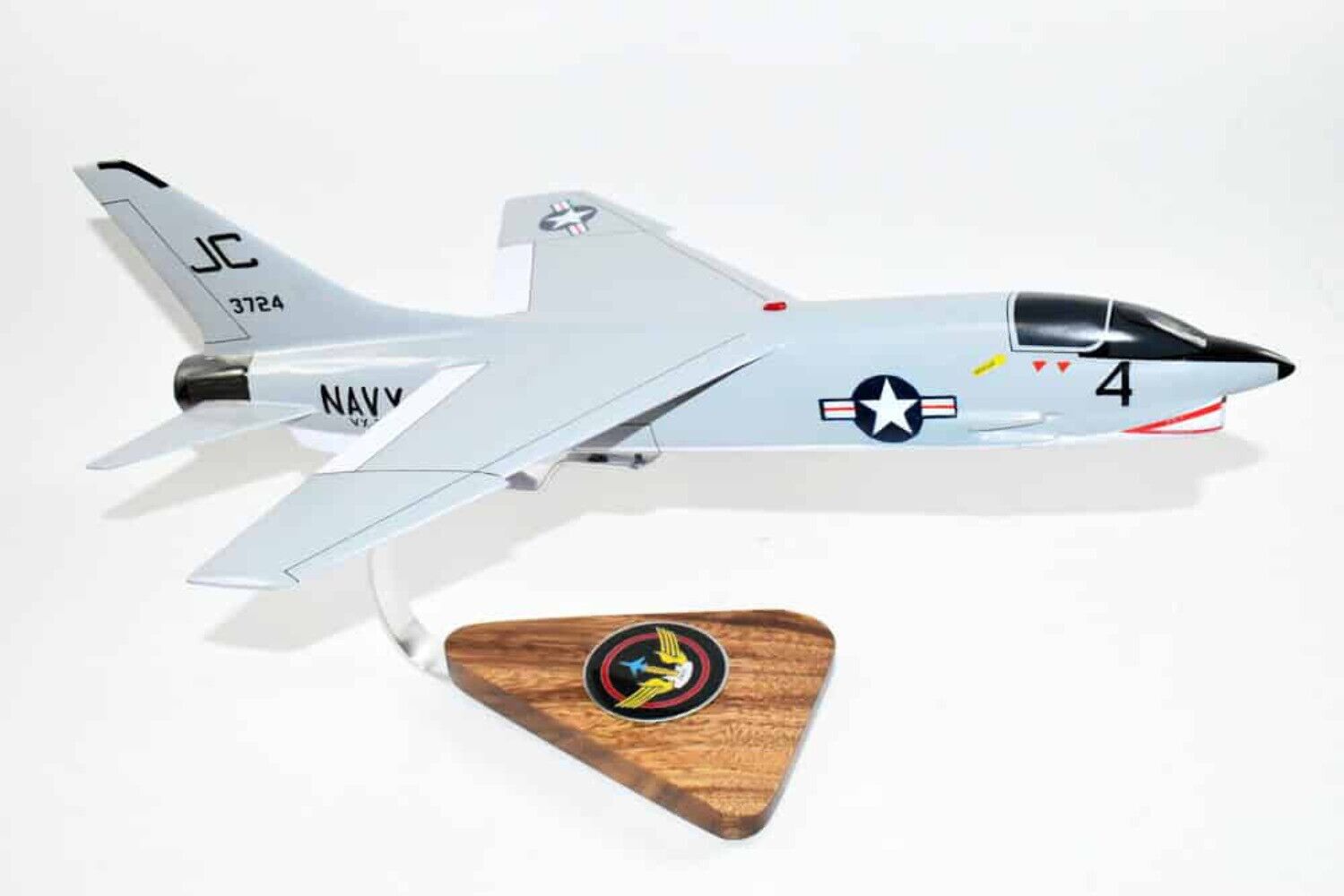 VX-3 F-8 Crusader Model,Vought F-8 Crusader,18\