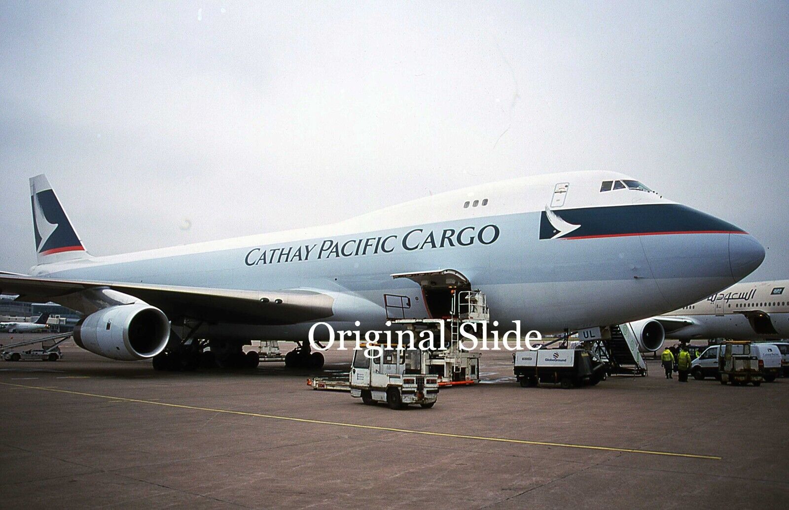 Aircraft Slide - Cathay Pacific Cargo B.747-400 B-HUL @ MAN 2001   (B177)