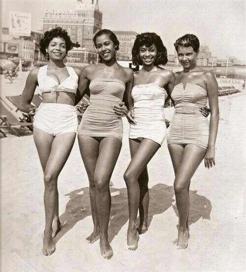 Bathing Beauties Bombshells 1940s  African American 8 x 10 Photo