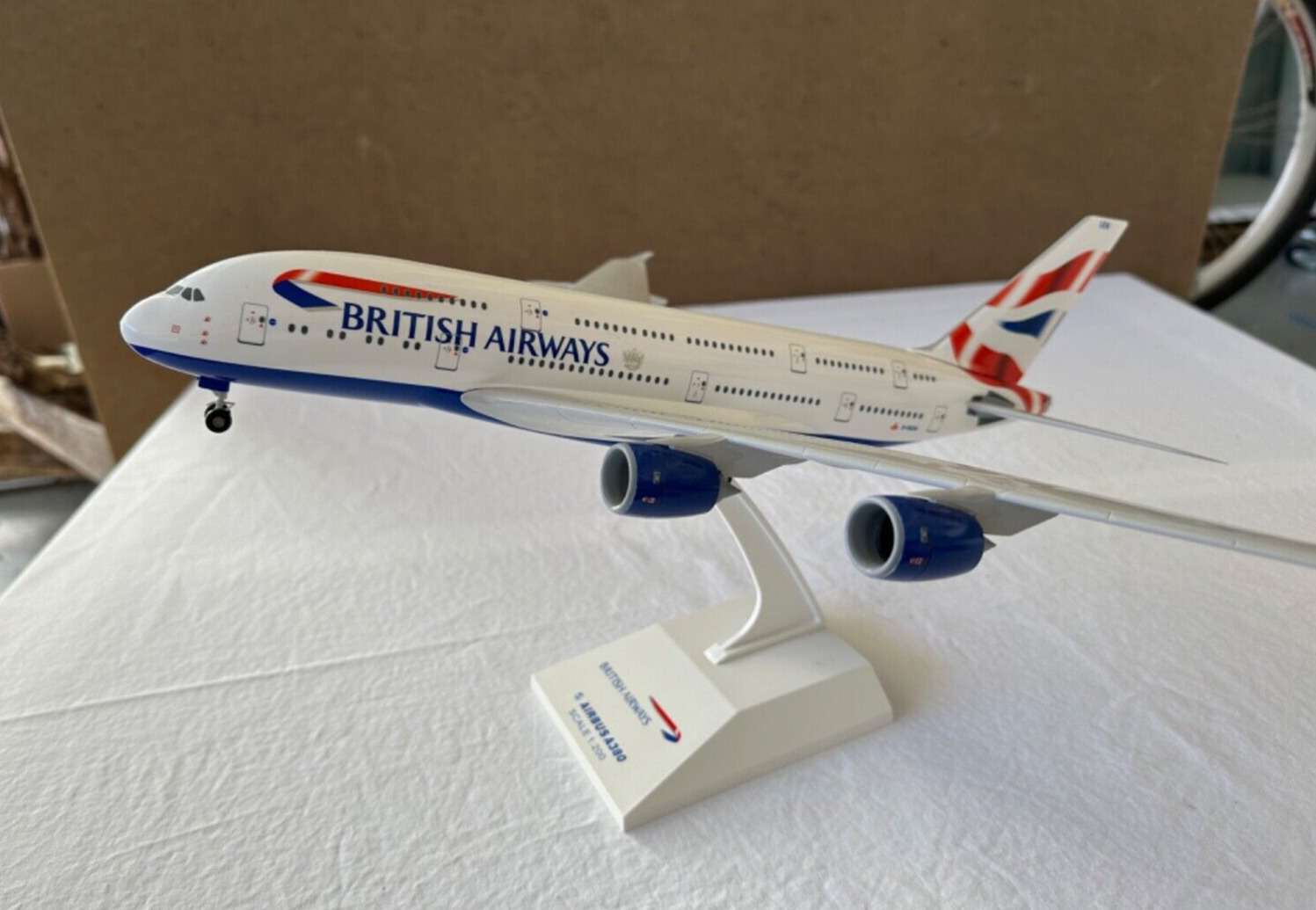 1/200 SKYMARKS BRITISH AIRWAYS AIRBUS A380-800 W/GEAR AIRCRAFT MODEL