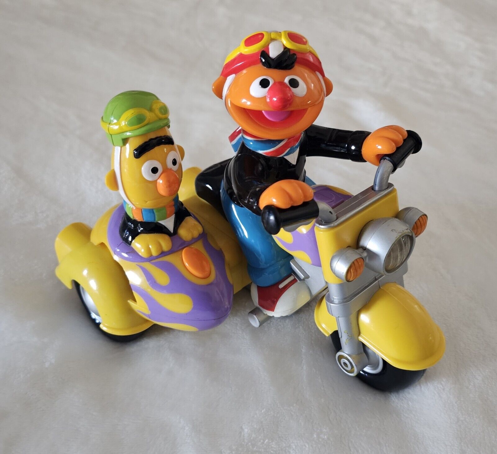 2000 Mattel Bert and Ernie Revin Sounds Motorcycle Toy WORKS Sesame Street