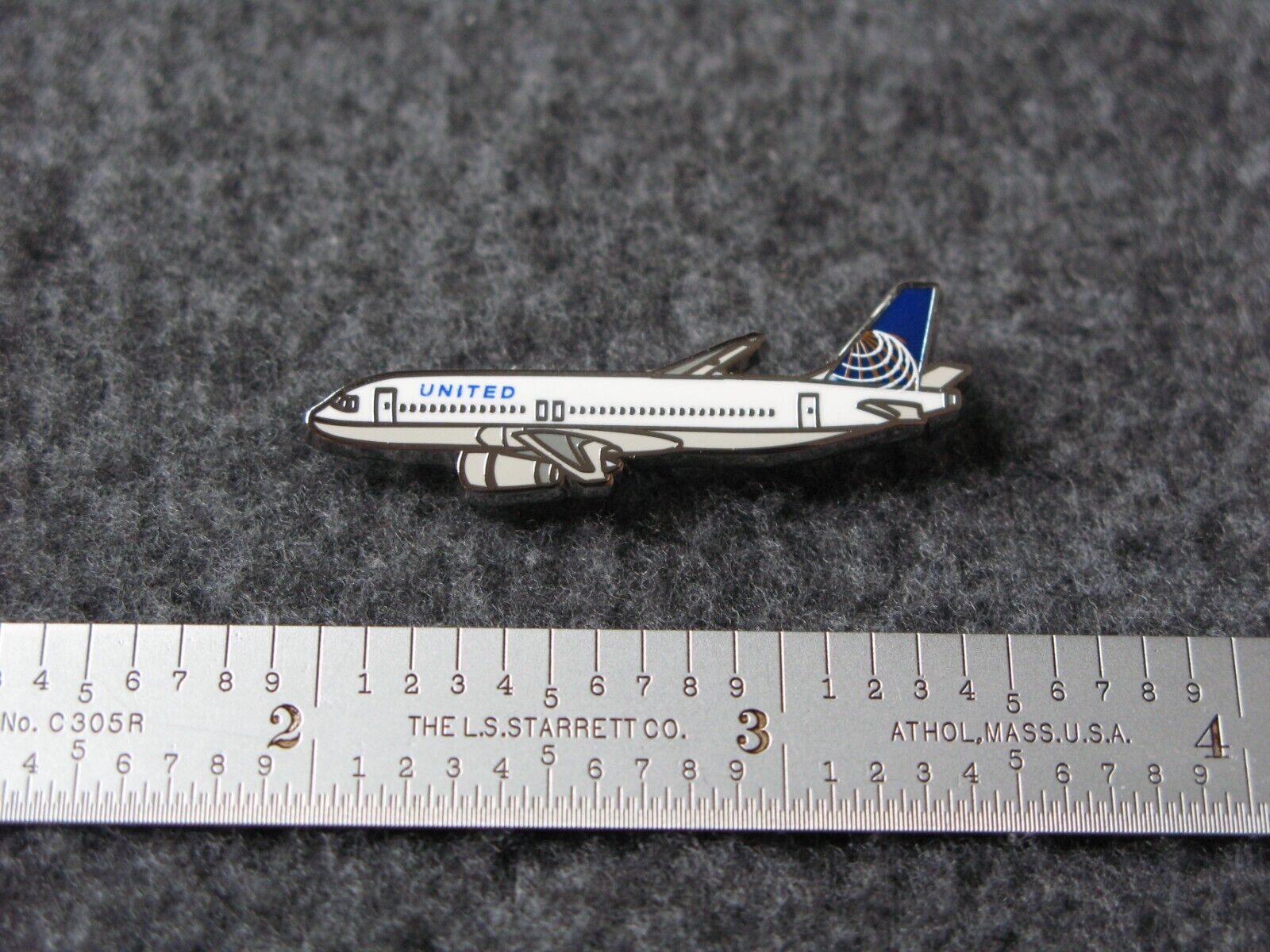 UNITED AIRLINES  /  UAL  AIRBUS  A-320 PIN.