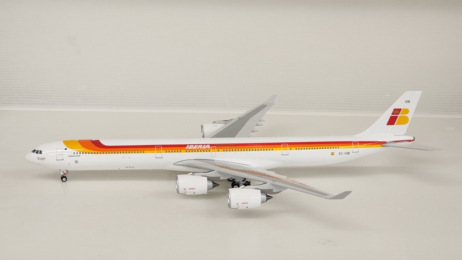 Phoenix 1:200 Airbus A340-600 Iberia EC-IOB (with stand) Ref: PH20128
