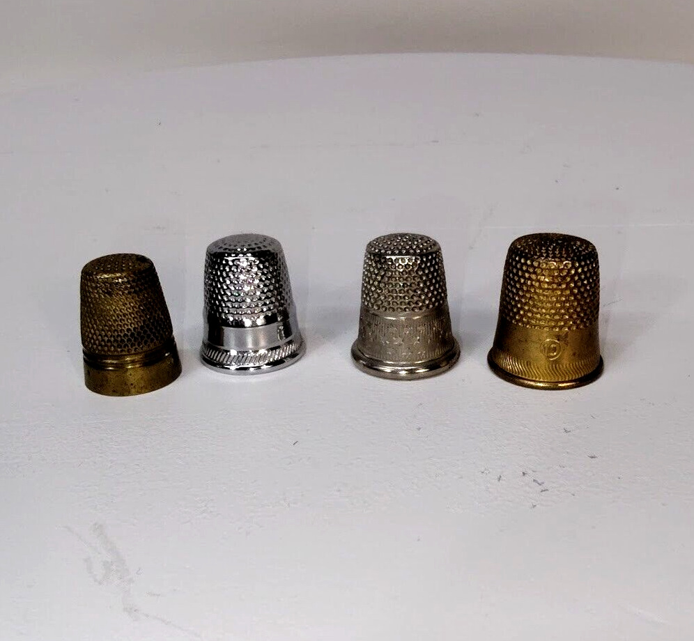 Lot Of 4 Gold Tone Thimble 10, Gold Tone, Silver Thimble 10 and Silver Stars