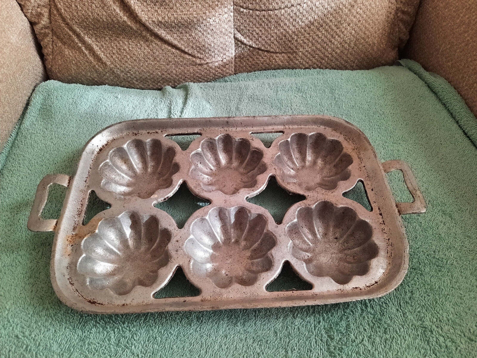 Vintage Cast Aluminum Muffin Pan