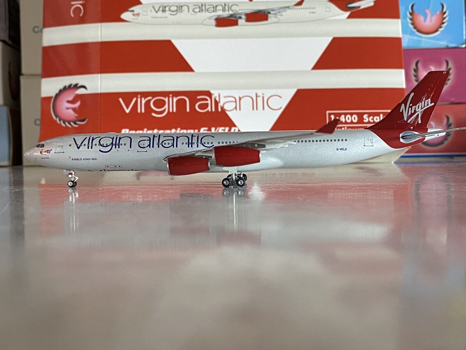 Phoenix Models Virgin Atlantic Airways Airbus A340-300 1:400 G-VELD PH410556