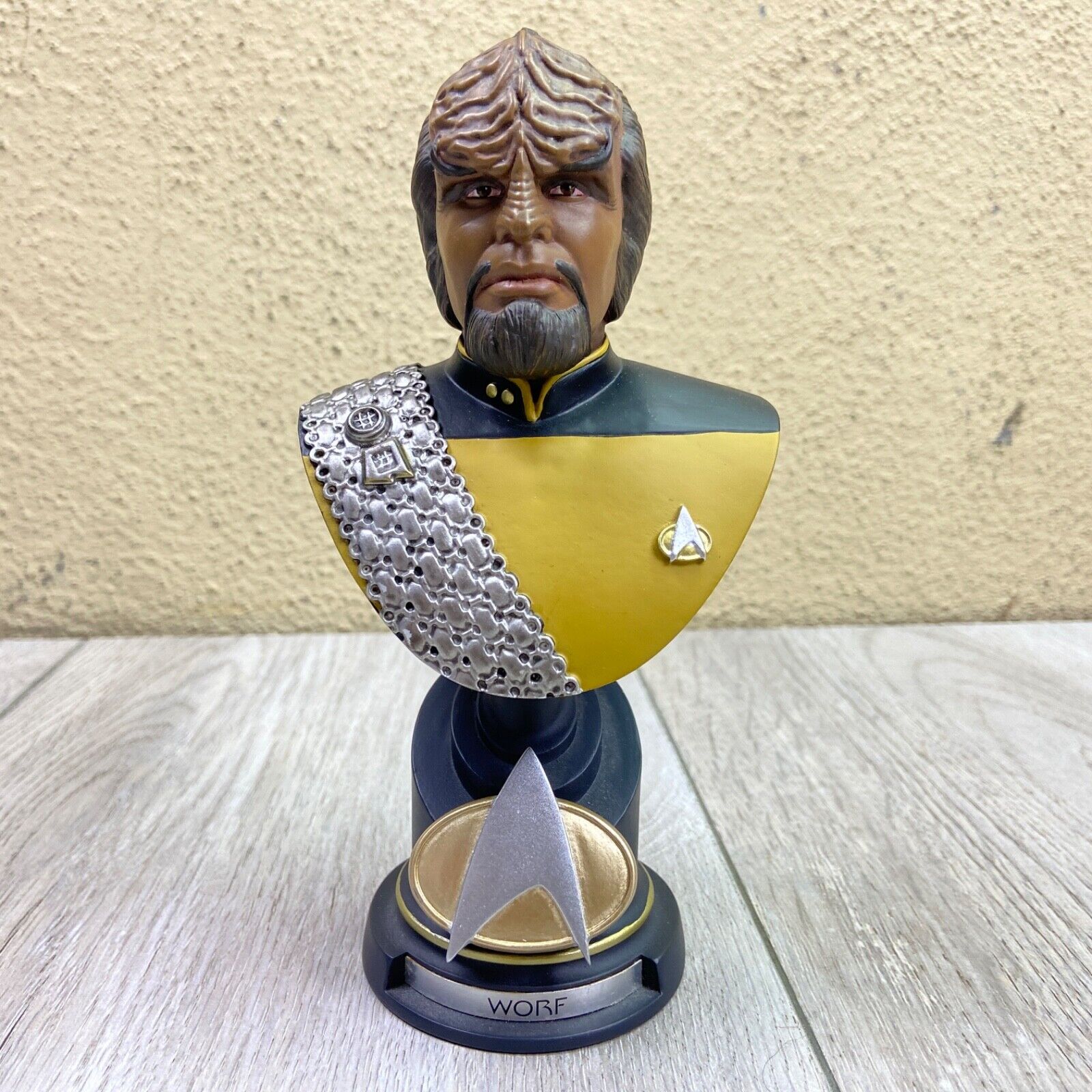 Star Trek The Next Generation Worf Limited ED Bust 8\