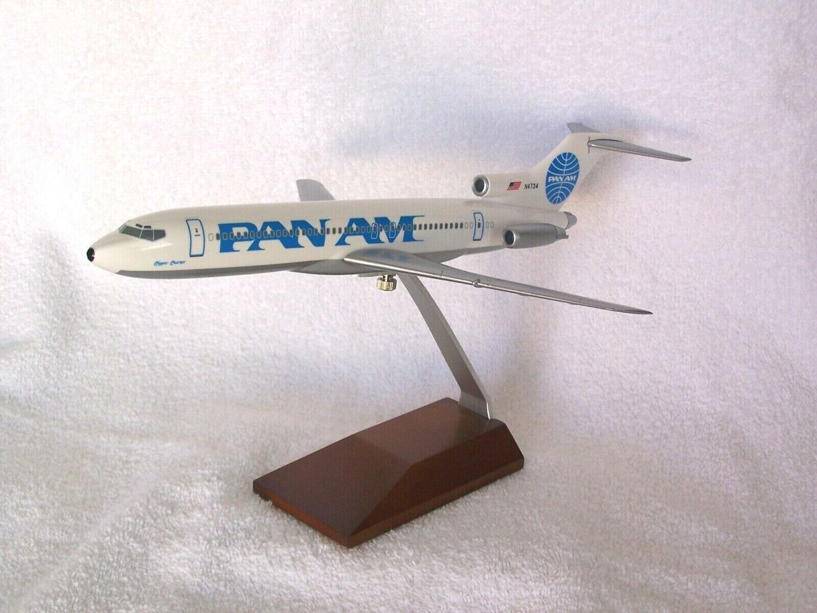 PAN AM AIRLINES  BOEING 727-200 DESK MODEL SKYMARKS - EXECUTIVE