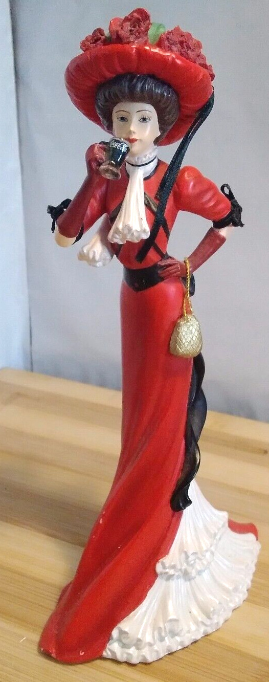 2013 Elegance Of Coca Cola Limited Collection Figurine