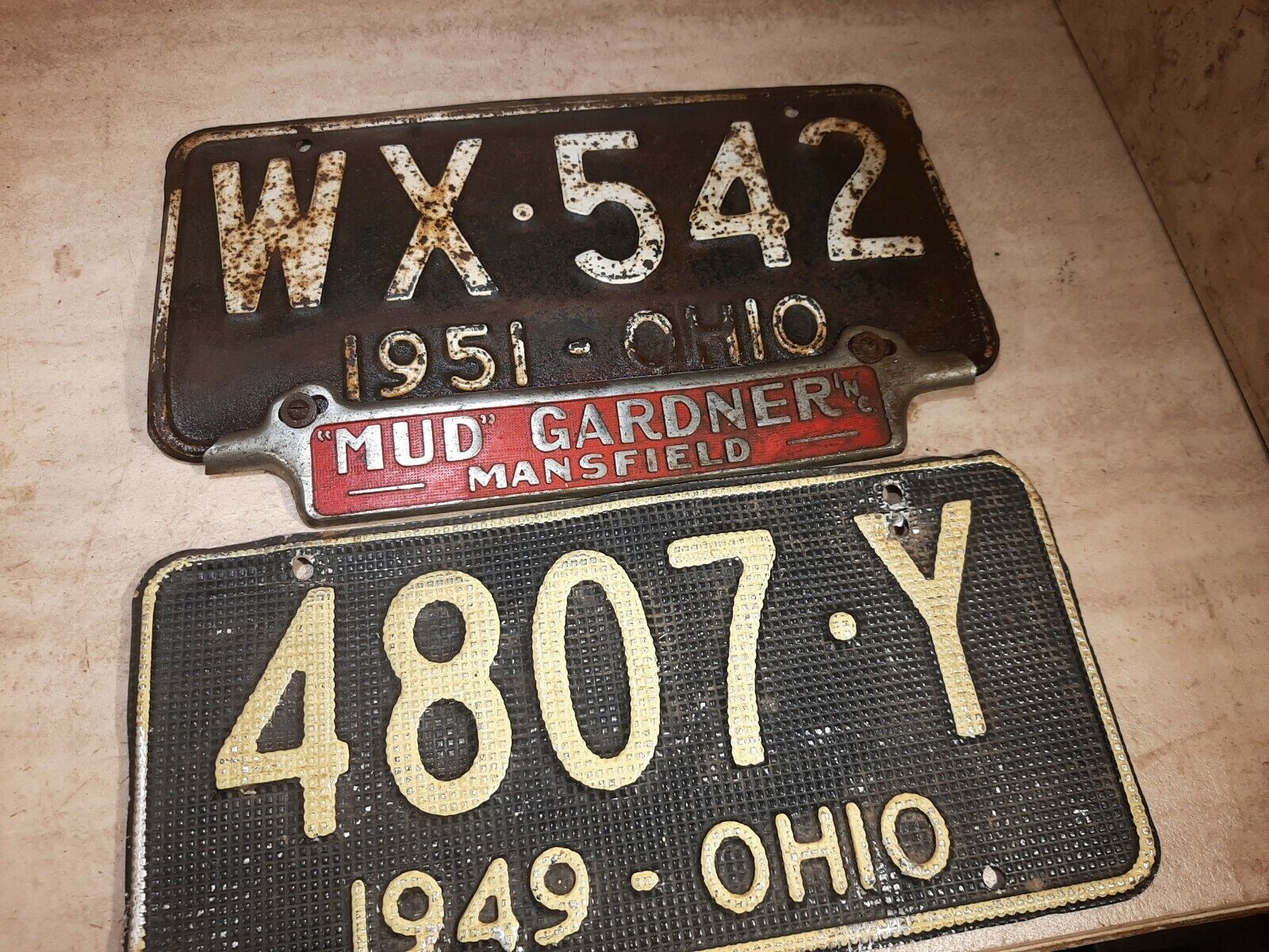 Antique 1949 Ohio Waffle License Plate and 1951 Mud Gardner Mansfield.  No reser