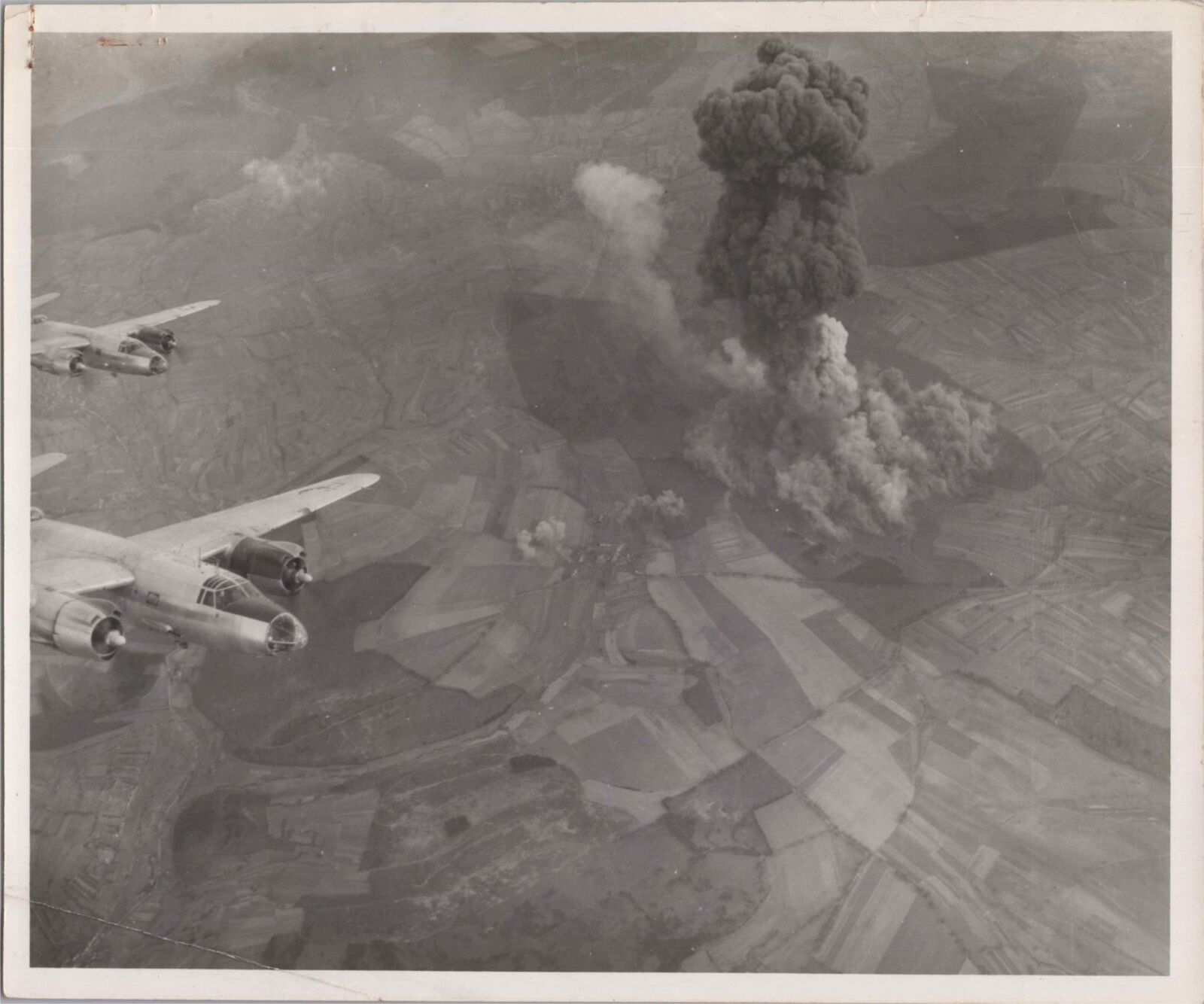 MARTIN B-26 MARAUDER ATTACK ORIGINAL VINTAGE WW2 PRESS PHOTO CENSOR STAMP