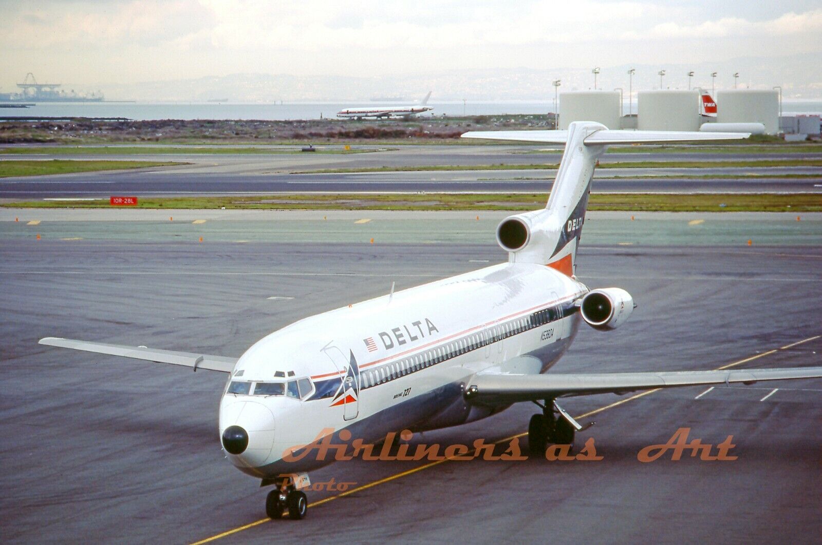 Delta Airlines Boeing 727-232 N538DA at SFO in December 1981 8\