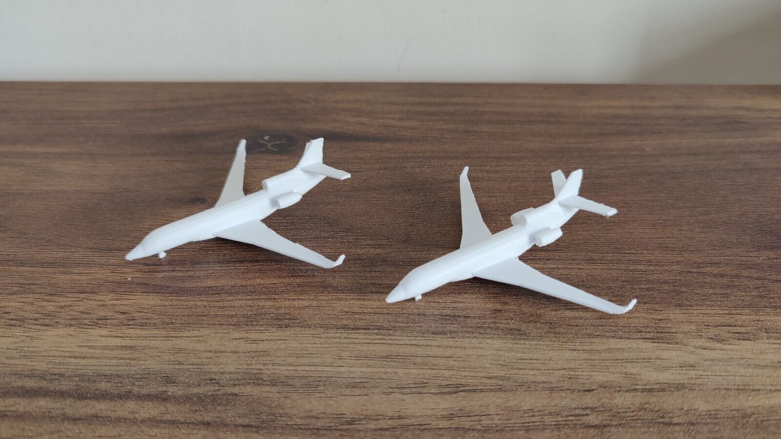 2x Dassault Falcon 8X Business Private Jet Models Scenery Diorama 1:400 Scale