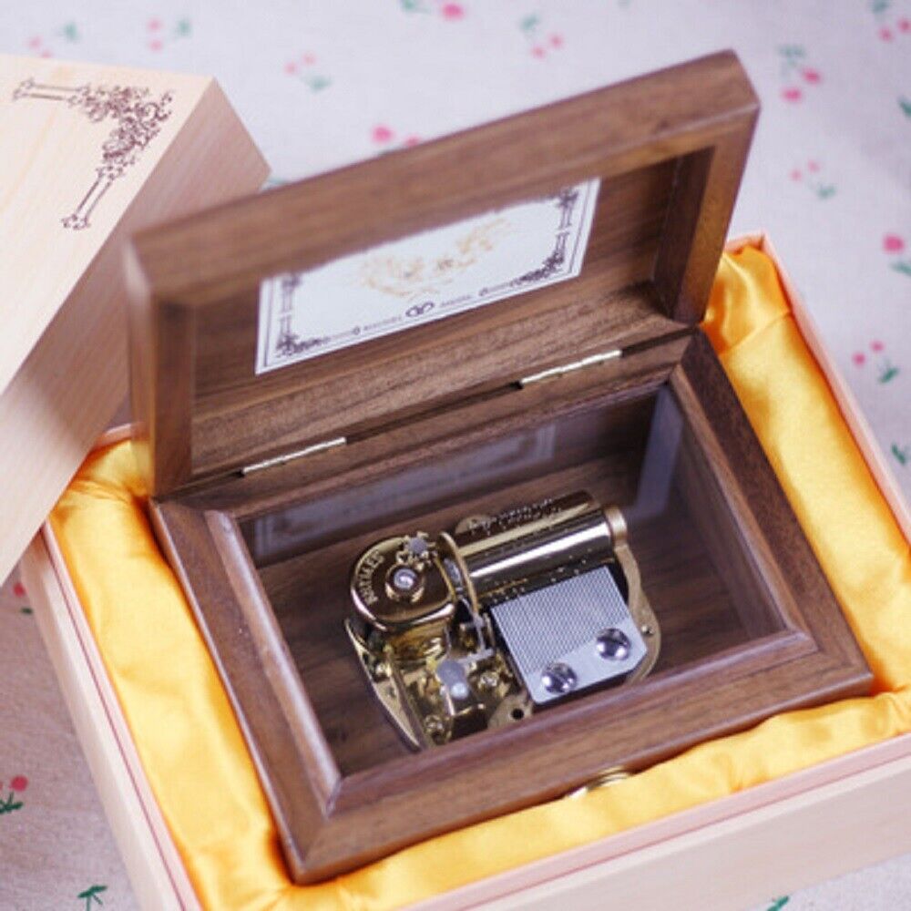 30 NOTE WALNUT WOODEN WIND UP MUSIC BOX : SOMEWHERE IN MY MEMORY