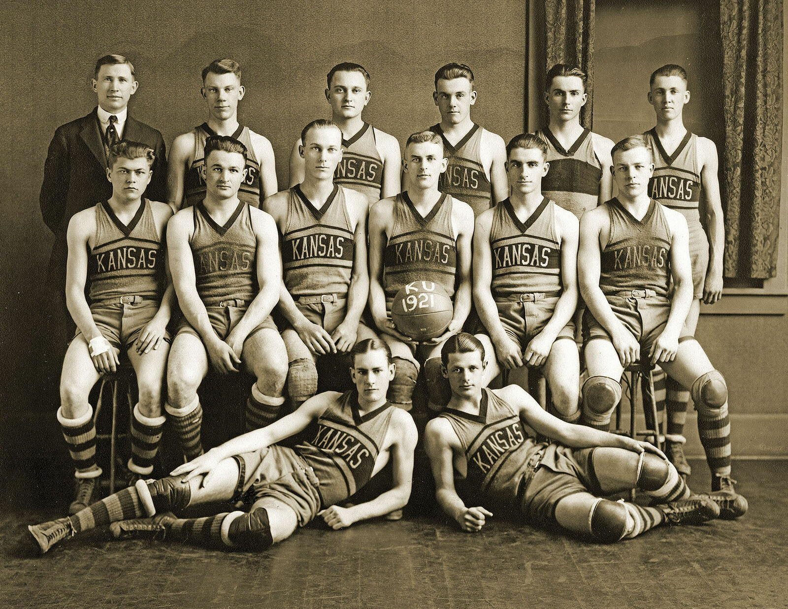 1920 Kansas University Basketball Team Vintage Old Photo 8.5\